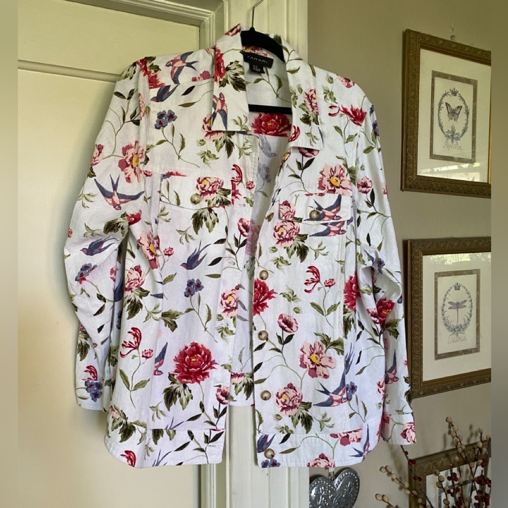 Tahari floral lightweight shirt/jacket. 1X
